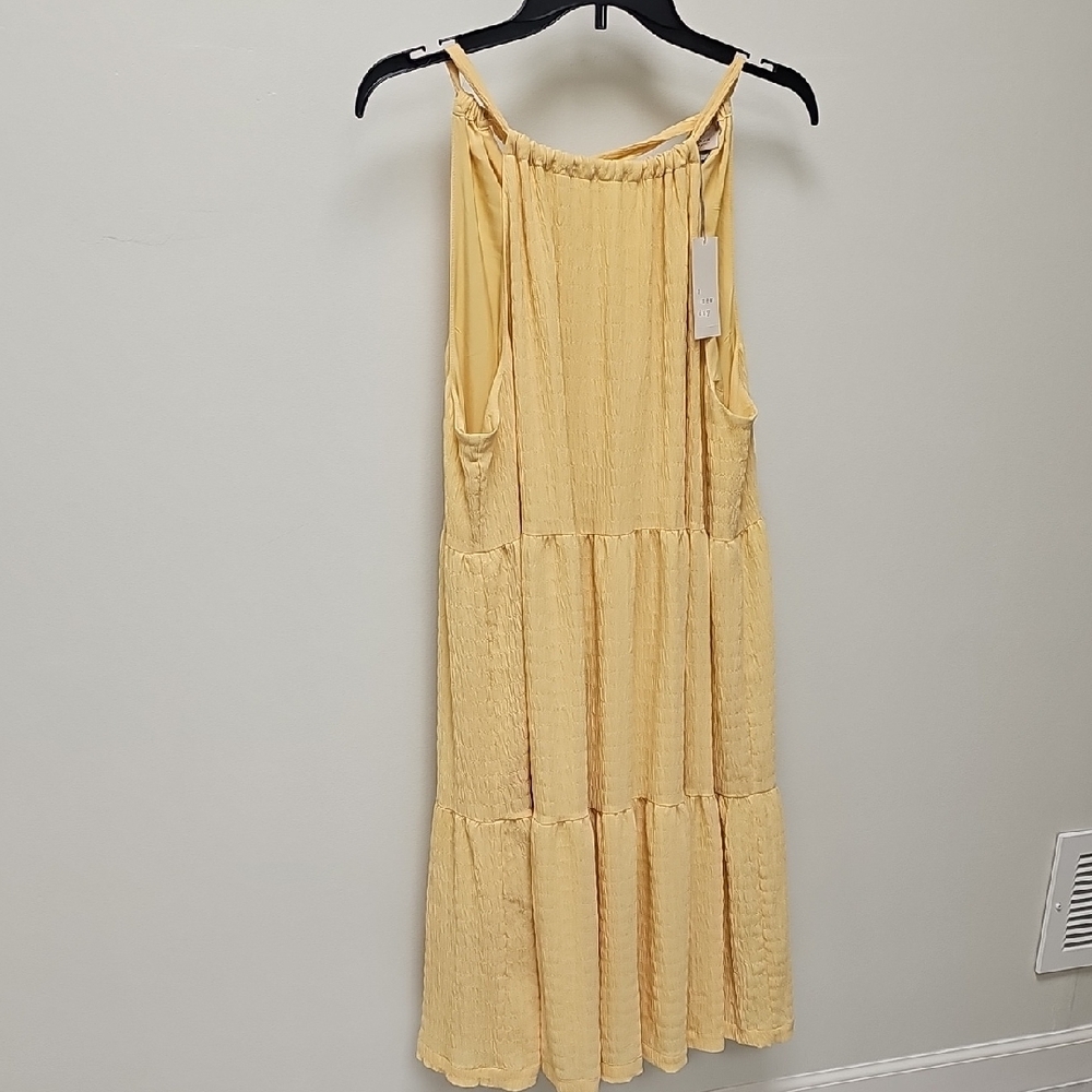 Elegant Yellow Sleeveless Dress